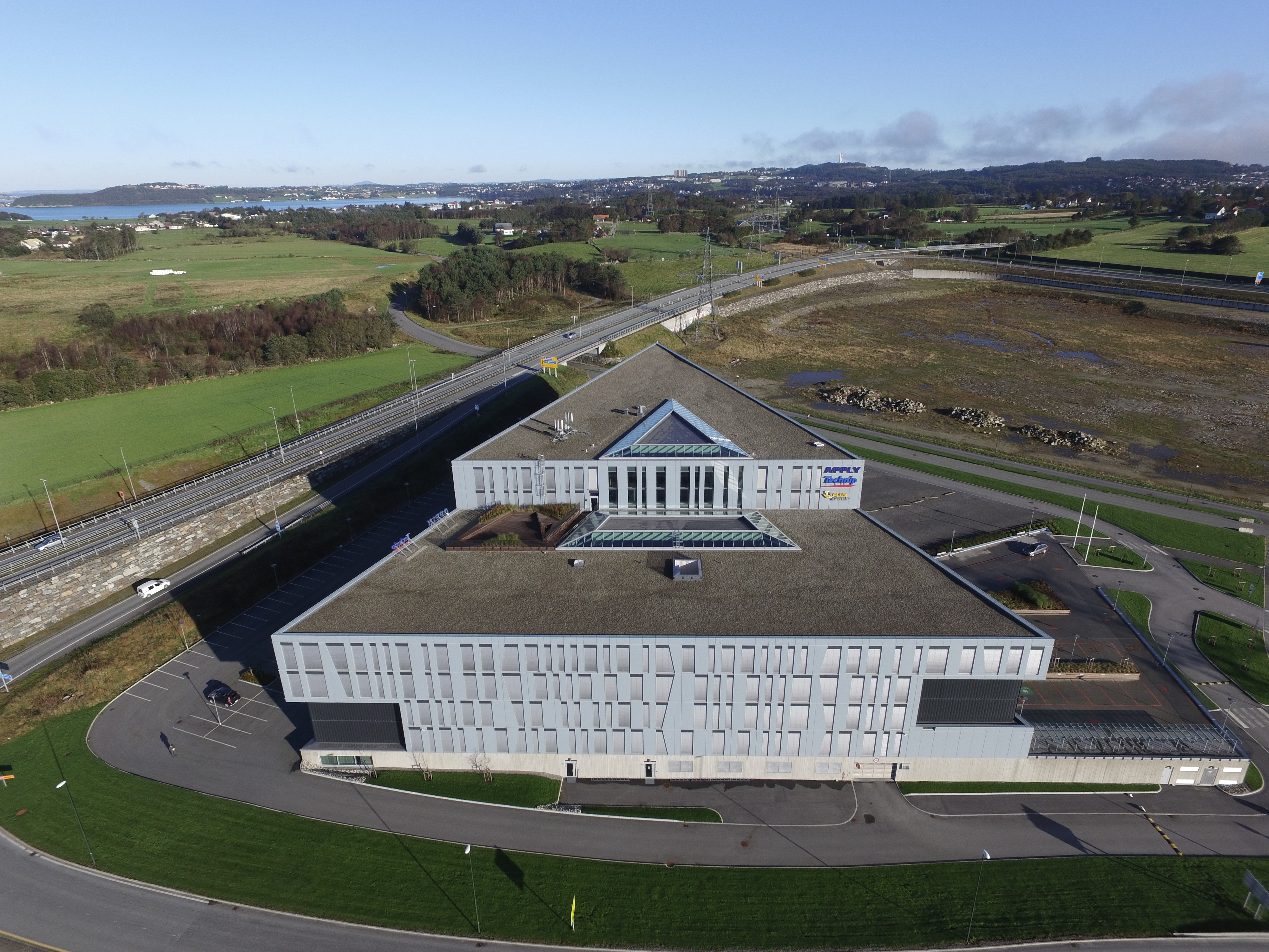 Rendszer teraszokhoz és ballasztos tetőkhöz