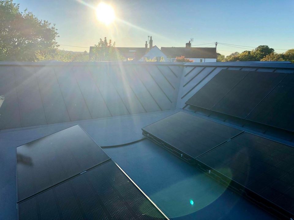 Megkönnyíti az energiaforrások felhasználását a tetőn